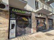 Locale in vendita di 35 m² in Viale Palmiro Togliatti, 209