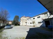 Locale in vendita di 370 m² in Via per Molteno, 15