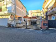 Locale in vendita di 378 m² in Via dell&apos Assiolo, 34