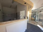 Locale in vendita di 400 m² in Via Pietro Emilio Tiboni, 49