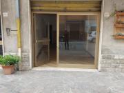 Locale in vendita di 40 m² in Strada Ponte d&apos Oddi, 20