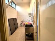Locale in vendita di 40 m² in Via Emilia, 21