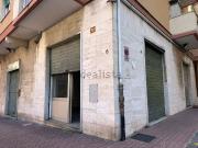 Locale in vendita di 40 m² in Via Tortona
