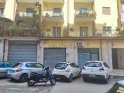 Locale in vendita di 423 m² in Via Luca de Samuele...