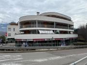 Locale in vendita di 424 m² in Via Josef Weingartner