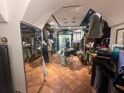 Locale in vendita di 45 m² in Via Cavallerizza a Chiaia