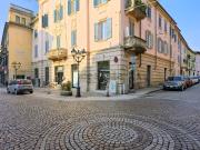 Locale in vendita di 462 m² in Via Andrea Vochieri, 114