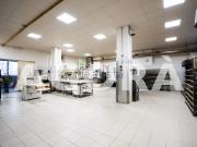 Locale in vendita di 465 m² in Via della Magliana Nuova