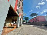 Locale in vendita di 60 m² in Via Mario Gigante, 31
