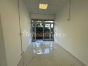 Locale in vendita di 70 m² in Via Alberto Ascari