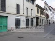 Locale in vendita di 71 m² in Via Padre Luigi Monti, 30