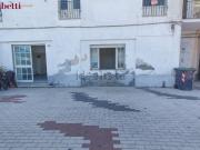 Locale in vendita di 74 m² in Lungomare Navigatori, 39