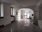 Locale in vendita di 80 m² in Via Campagna