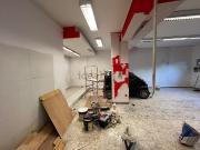 Locale in vendita di 82 m² in Viale Vincenzo de Filippis