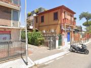 Locale in vendita di 85 m² in Via Annia Regilla, 27