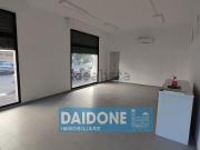 Locale in vendita di 86 m² in Via Baroni, 20