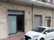 Locale in vendita di 90 m² in Via dei Platani, 35