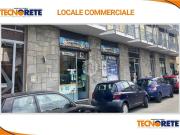 Locale in vendita di 90 m² in Via F. Petrarca, 10
