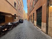 Locale in vendita di 92 m² in Via dell&apos Archetto