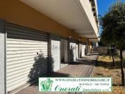 Locale in vendita di 92 m² in Via Sarnano Locale in vendita di 92 m² in Via Sarnano