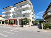 Locale strategico a Sambuceto, ideale per negozio o ufficio