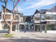Locales comerciales a la venta en importante galería...