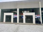 Locales comerciales en plaza – av. Circunvalación