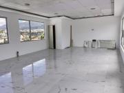 LOCALES DE RENTA EN PLAZA COMERCIAL CUMBAYA