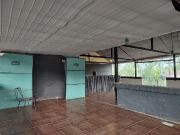 Locales en excelente ubicación