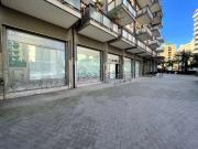 Locali o capannoni in vendita di 623 m² in Via Leonardo...