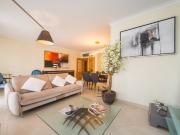 LOCALIZAÇÃO PRIVILEGIADA! Parqueamento P/ 2 Carros ...