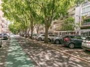 Localizado numa das Avenidas mais icónicas das Avenidas...