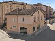 Locarno Spazio commerciale con due appartamenti /...