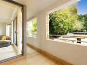 Stylish Modern Apartment with Secure Parking