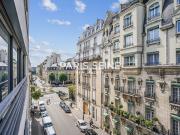 Location Appartement 2 pièces 70.95 m2 Paris 8ème