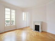Location Appartement 3 pièces 61 m2 Paris 20ème