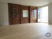 Location Appartement 4 pièces 121.92 m2 Paris 7ème