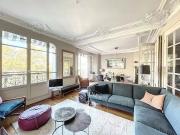 Location Appartement 4 pièces 74.51 m2 Paris 18ème