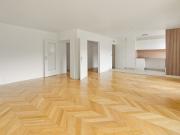 Location Appartement 4 pièces 98 m2 Paris 15ème