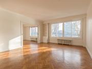 Location Appartement 5 pièces 111 m2 Paris 16ème