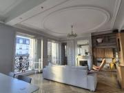 Location Appartement 5 pièces 116 m2 Paris 18ème