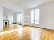 Location Appartement 5 pièces 136 m2 Paris 4ème