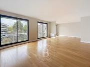 Location Appartement 5 pièces 142 m2 Neuilly sur Seine