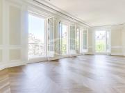 Location Appartement 5 pièces 150 m2 Paris 8ème