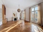 Location Appartement 6 pièces 195.41 m2 Paris 17ème