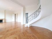 Location Appartement 6 pièces 230 m2 Paris 16ème