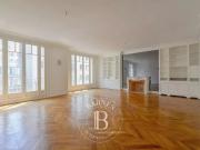 Location Appartement 8 pièces 302 m2 Paris 8ème