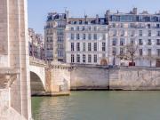 Location appartement meublé de 142 m2 quai de Bethune à...