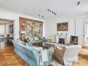 Location appartement meublé de 236 m2 rue du Vieux...