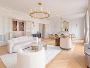 Location appartement meublé de 247 m2 rue de Longchamp à...